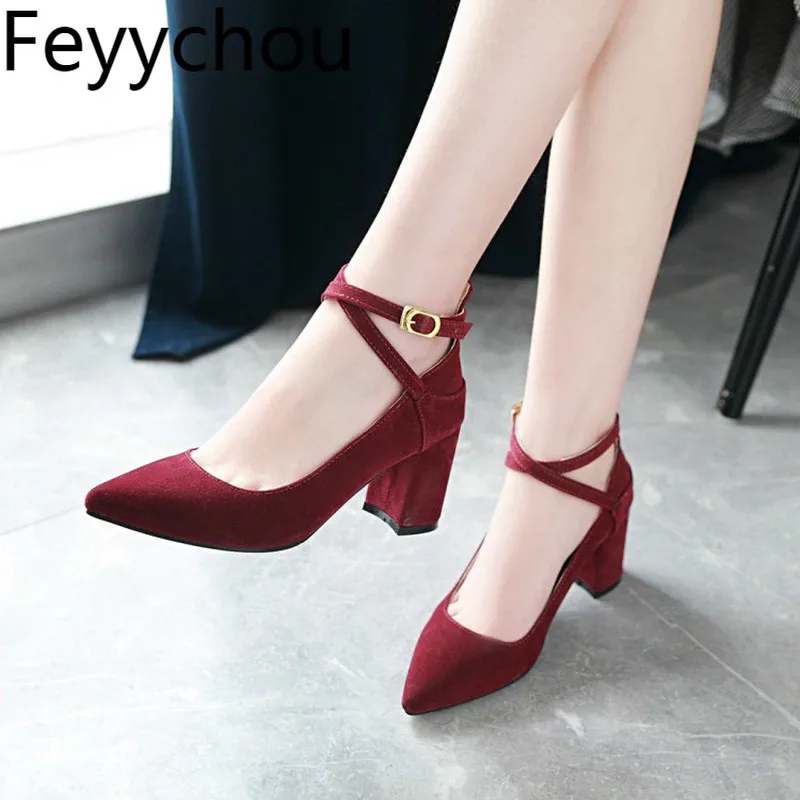 Женские туфли лодочки на высоком каблуке из флока с пряжкой и острым носком