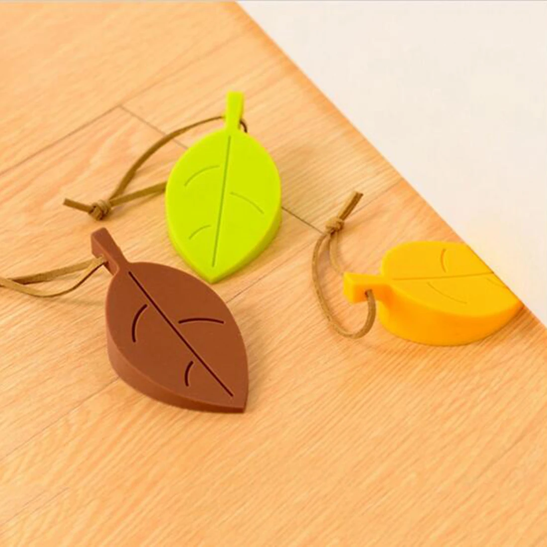 Высокая стоимость силиконовые детские защитные двери пробка форма листа стерео