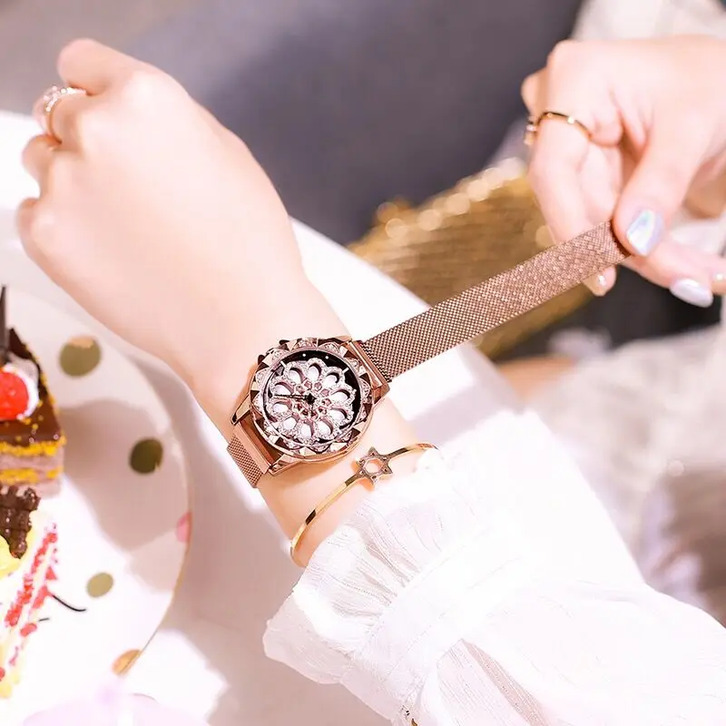Прямая поставка Женские часы Роскошный бренд вращающийся цветок кварцевые