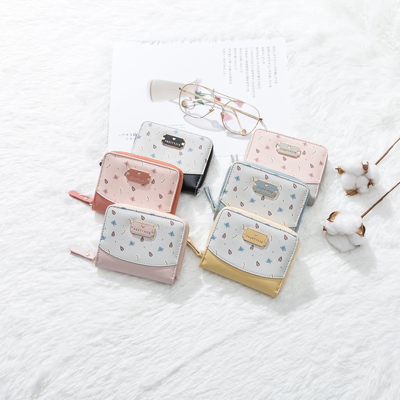 Короткий кошелек с цветочным принтом для женщин маленький клатч на молнии в