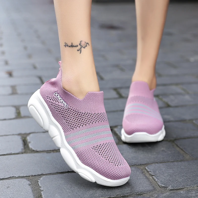 Летние носки кроссовки для женщин теннисные туфли Стрейчевые слипоны спортивная