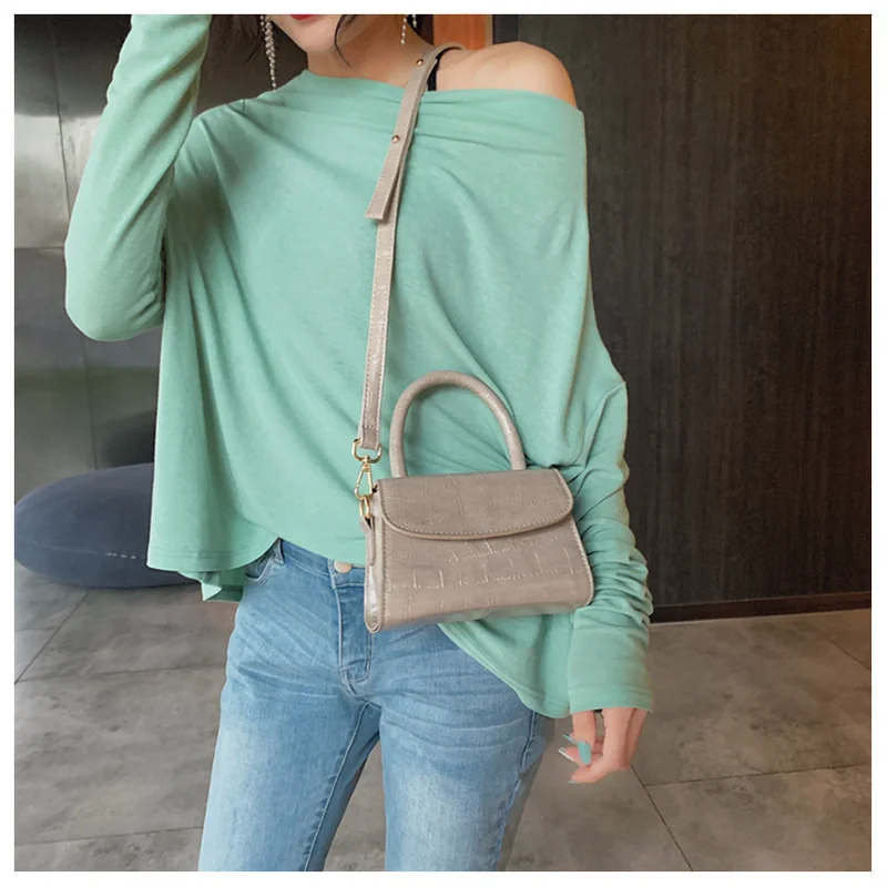 Сумка кросс боди Женская с цепочкой маленький саквояж на плечо из экокожи модный