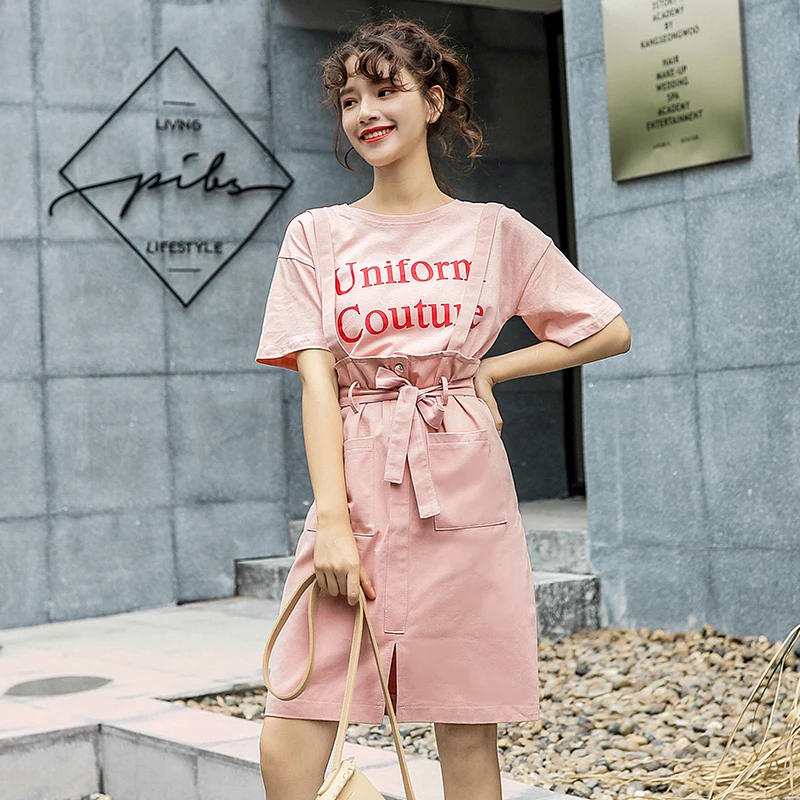 Женский джинсовый костюм-двойка футболка с коротким рукавом и буквенным принтом