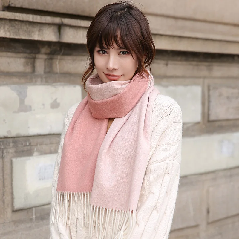 Женский зимний шарф из натуральной шерсти