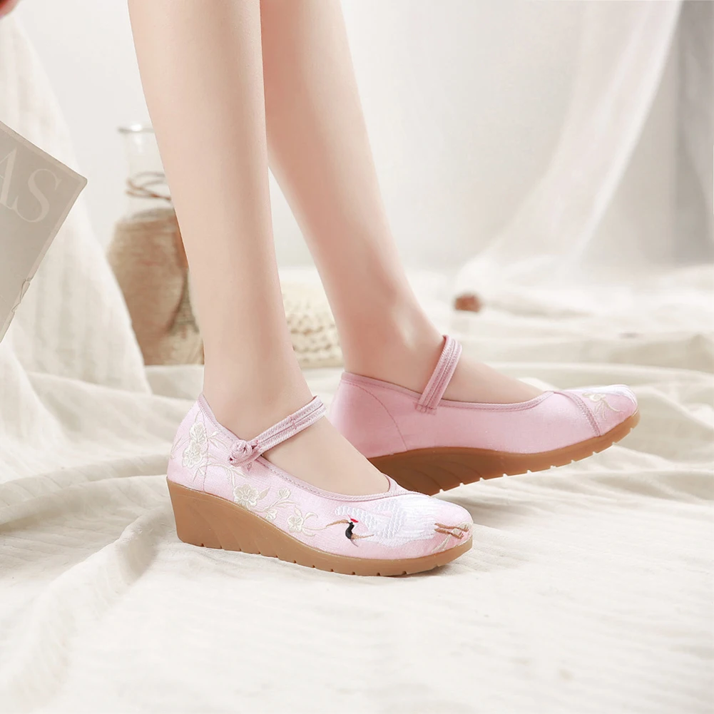 Old Beijing Embroidered Women Shoes high heels zapatos de mujer Chinese Style Casual Cloth Plus Size 3 colors Woman | Обувь