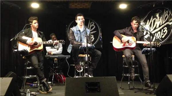 Canvas Poster Пользовательские Jonas Brothers плакат искусство домашний декор холст печать из шелковой ткани с принтом плакат стены без рамки 180314@ 18 - Цвет: Canvas Poster