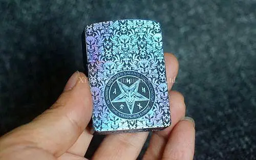 Титановый чехол TC4 Satan King of Hell с масляной зажигалкой 65 г изготовлен из толстого материала толщиной 1,2 мм, прочная петля градиентного цвета