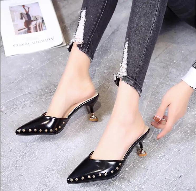 Шлепанцы ярких цветов Новинка лета 2019 года вьетнамки на высоком каблуке с острым