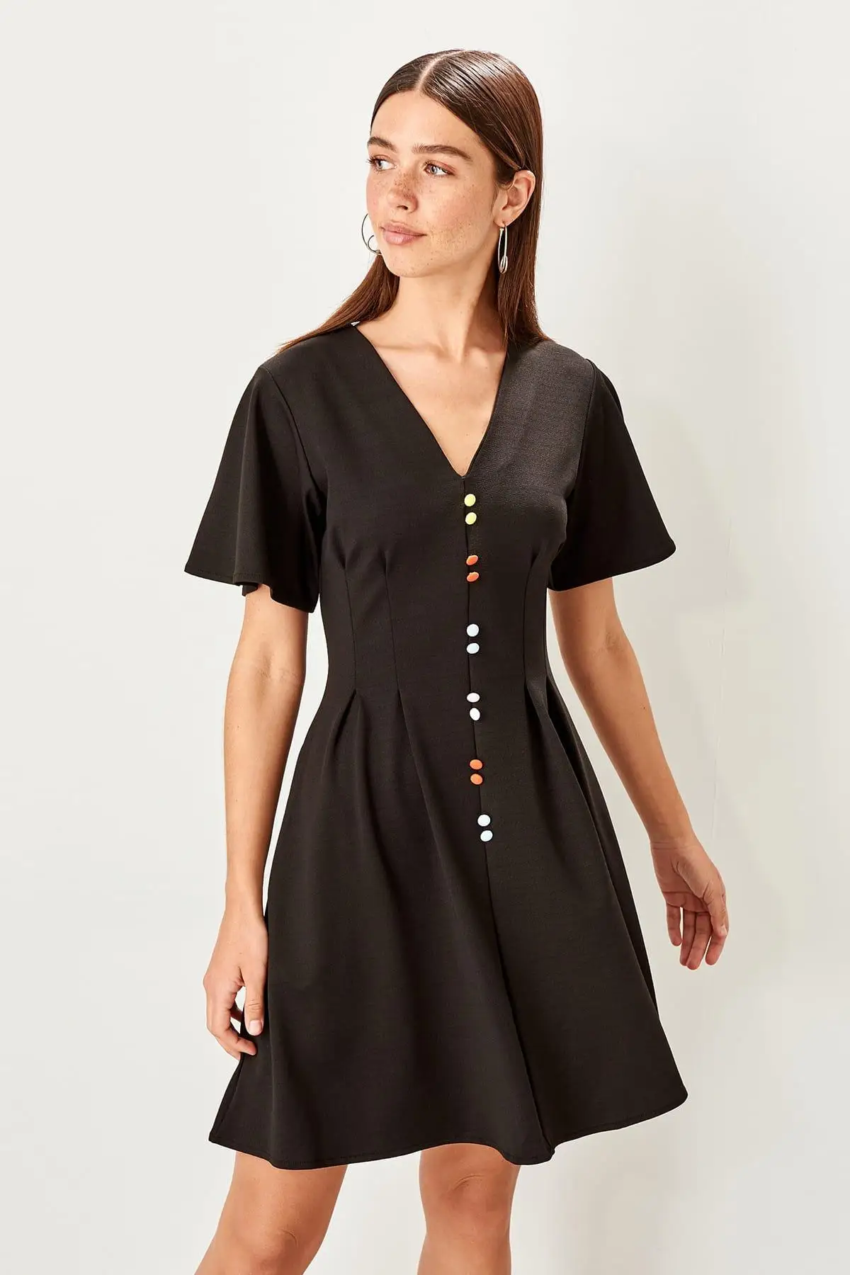 Черное трикотажное платье с пуговицами Trendyol TWOSS19OS0131|Женские платья| |