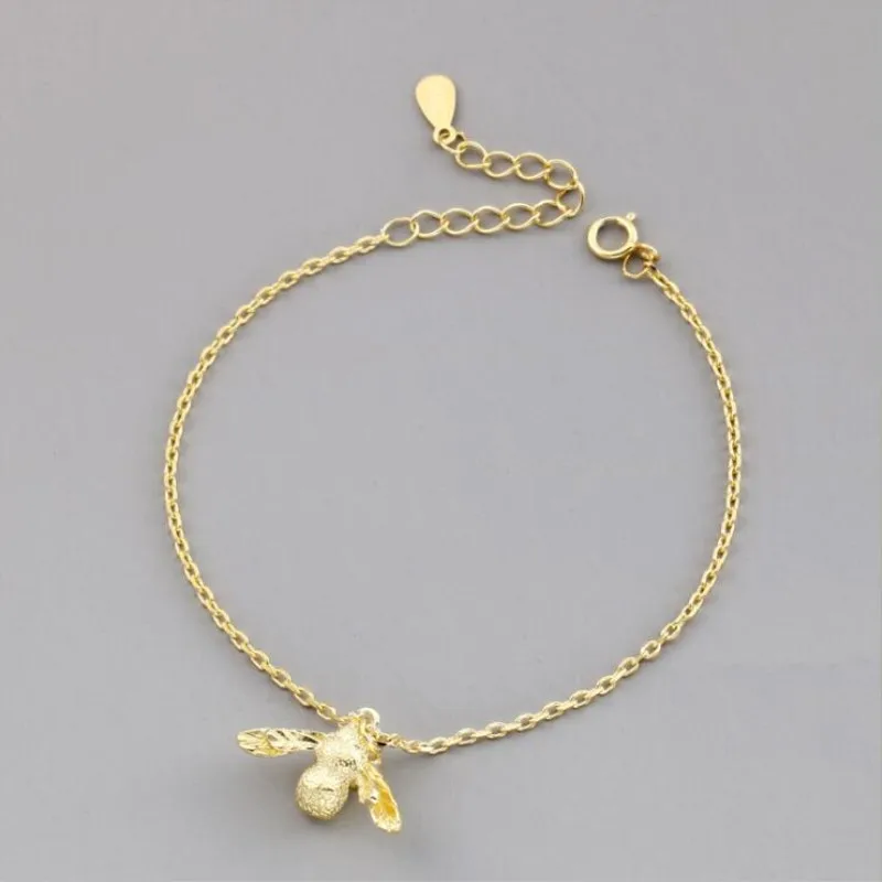 

Exquisite New Fashion Popular Silver Plated Jewelry Cute Bee Temperament Two Colors Christmas Gift Bracelets SL020
