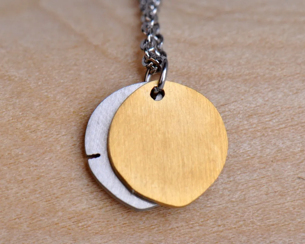 

2 Disc necklace Stainless Steel Dainty TWO TONE ENGRAVED Hollow-Out Bird Necklace Gold & Silver color Clavicle Necklace N2601