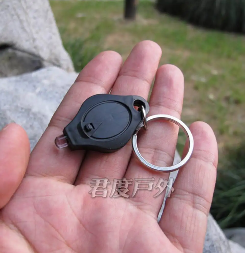 Мини-фонарь 12 люмен 41*23 мм 7 г с 2 кнопками CR2016 более 10 часов непрерывного освещения