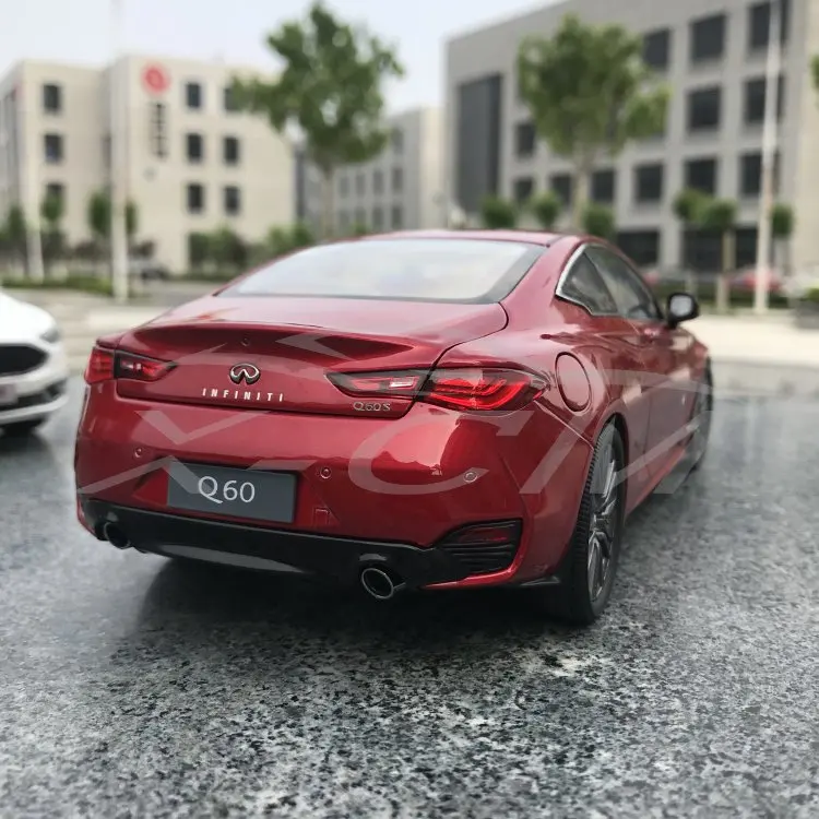 Литая под давлением модель автомобиля Infiniti Q60 купе 1:18(красный)+ маленький подарок