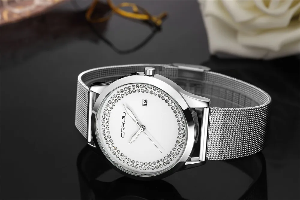 Новинка 2017 модные повседневные часы серебряные женские Подарочные со стразами