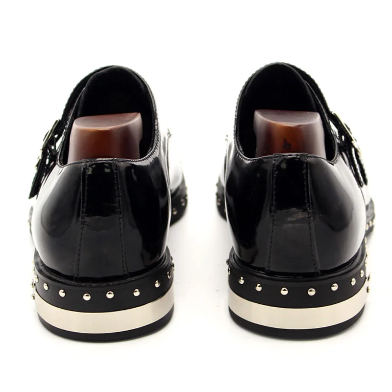 Классические черные классические туфли с ремешком пряжкой и острым носком