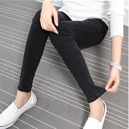 Модные вымытые черные и темно-синие джинсы для беременных женщин плюс размер