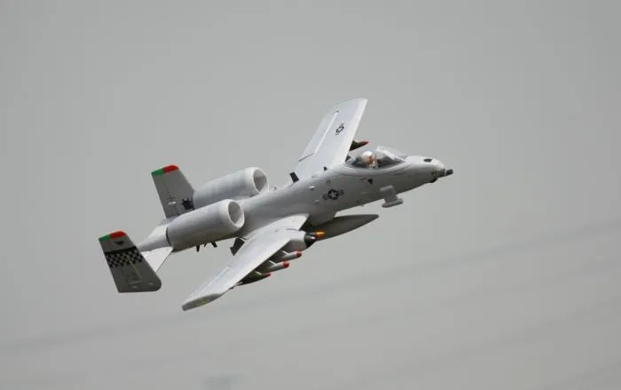 Окончательного Би A10 Twin 64 мм EDF самолет на радиоуправлении самолет с самонастраиваемым устройством высоко масштабируется кабана thunderbold II A10