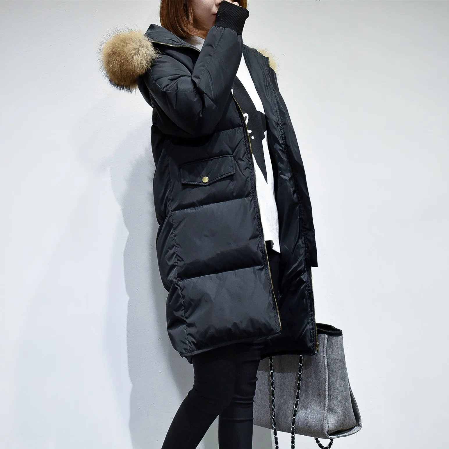 2018 новые зимние парки из натурального меха енота женские пуховики с капюшоном