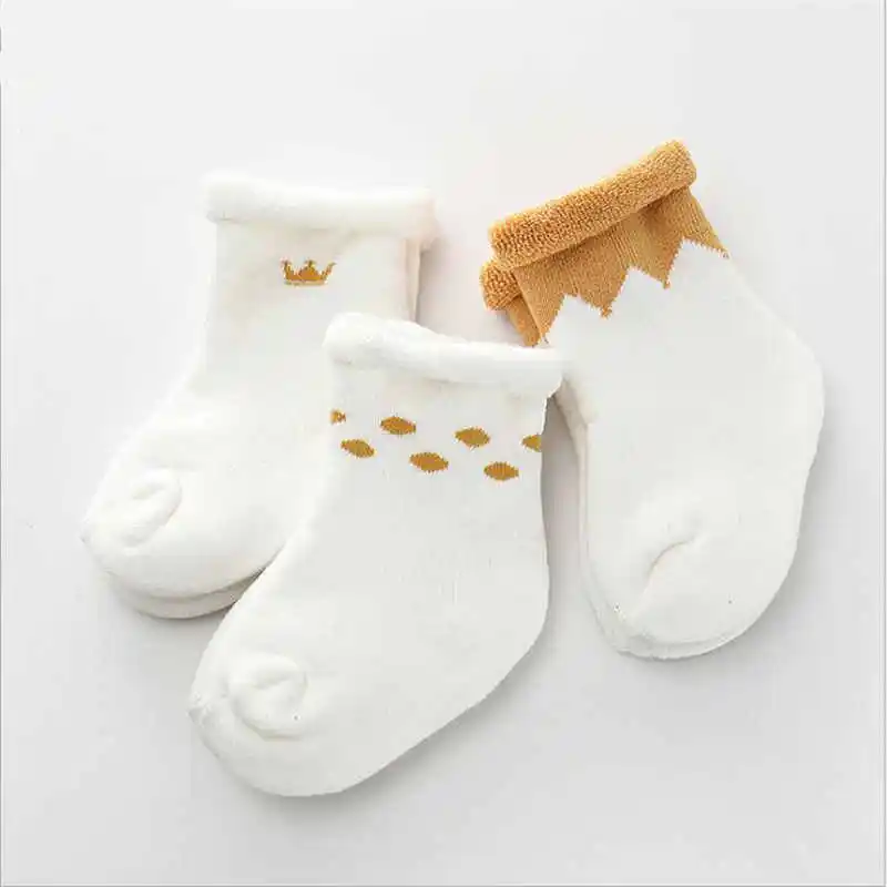 Детские носки унисекс милые утепленные махровые с принтом короны для