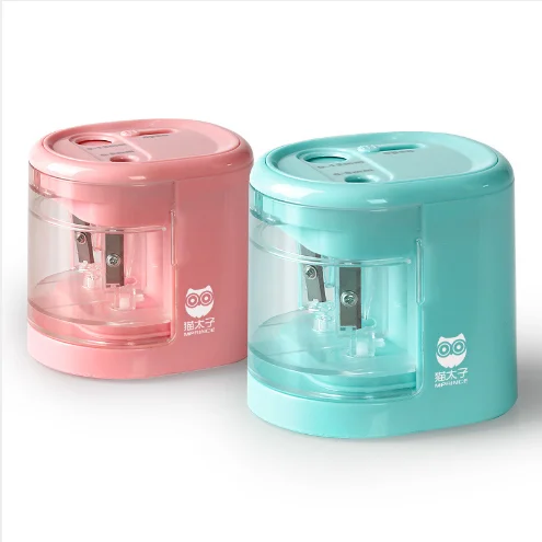 Электрическая точилка для карандашей с двойным отверстием работает от