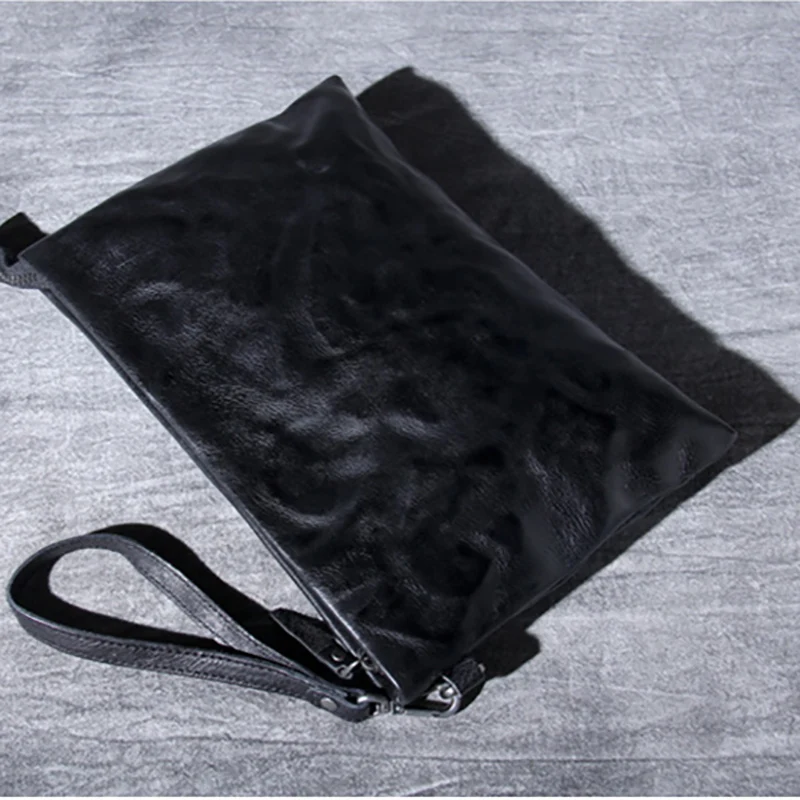 AETOO Simple Retro head cowhide large capacity hand bag leather casual envelope |