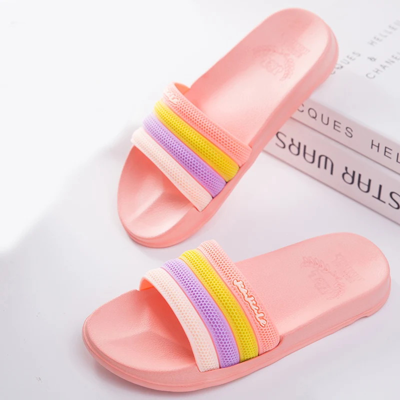 Мода 2018 летние туфли женские шлепанцы милые радужные пляжные Босоножки на