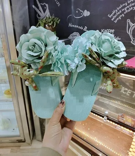 Женские удобные летние пляжные тапочки на платформе с розами женские