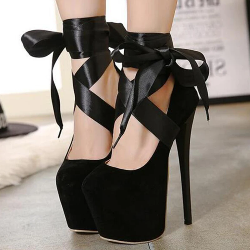 Красивые женские туфли лодочки на платформе с закругленным мысом и Т образными