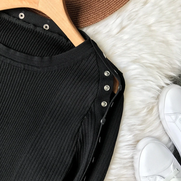 Женское трикотажное платье ALPHALMODA с длинным рукавом и кнопками на осень