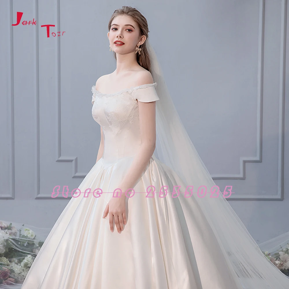 Женское свадебное платье с вуалью вырезом лодочкой и завязкой на спине|Свадебные