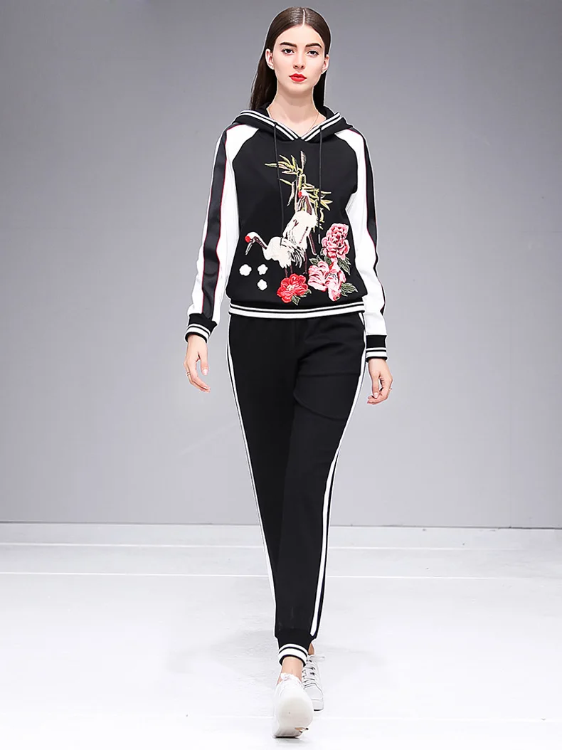 Women's Runway Twinsets Hooded Collar Long Sleeves Embroidery Hoodies with Striped Pants Fashion Two Piece Sets | Женская одежда