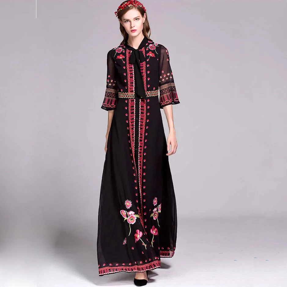 Женское платье с бантом и рукавами фонариками длинное цветочным принтом на весну