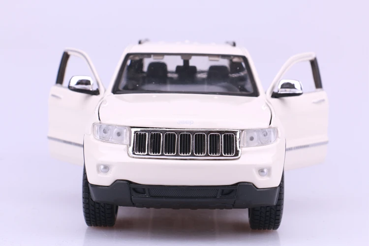 Коллекционный 1:24 Литой автомобиль Modles AlloyAuto Мобильный автомобиль спортивный автомобиль mkd3 Джип внедорожник Grand Cherokee игрушки для детей