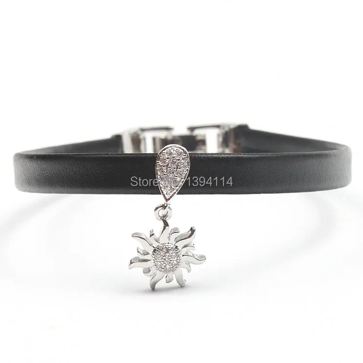 Микро-браслет с прозрачными фианитами кожаный шнур застежкой около 6-8 дюймов