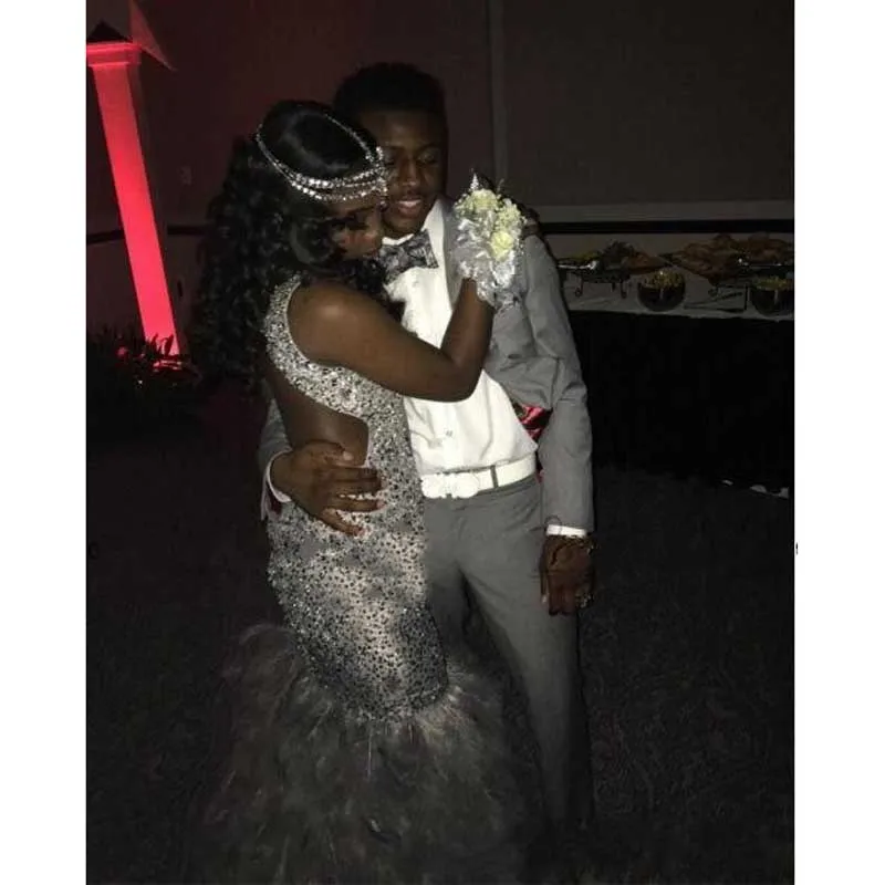 

2020 Sparkly Luxury Beaded Feather Silver Mermaid Evening dresses Party Pageant Dresses Gray Nigeria Arabic Occasion Gowns