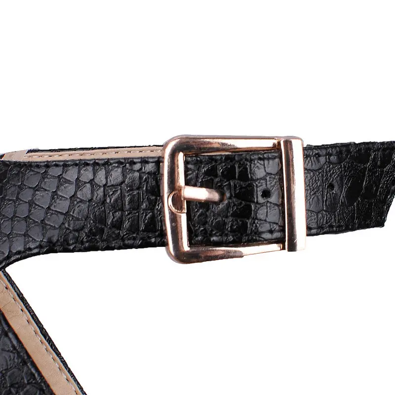 Женские босоножки на танкетке черные или белые повседневные