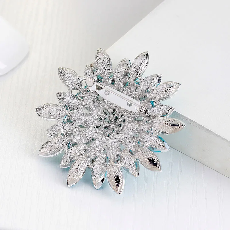 

RE Brand classic crystal big daisy flower brooches for women coat wedding bouquets large rhinestone brooch pin jewellery L34