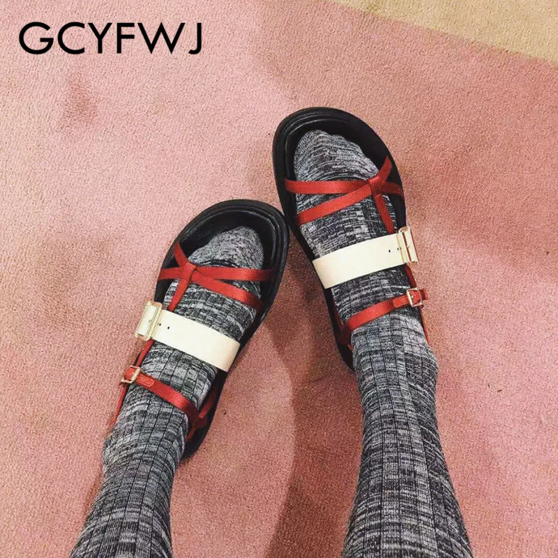 GCYFWJ/Новинка года; женские классические сандалии на плоской подошве; римская обувь из натуральной кожи с круглым носком и перекрестным ремешком с пряжкой; женская обувь с открытым носком