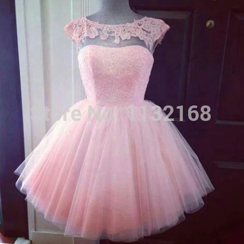 Скромное недорогое розовое ТРАПЕЦИЕВИДНОЕ кружевное платье с открытой спиной