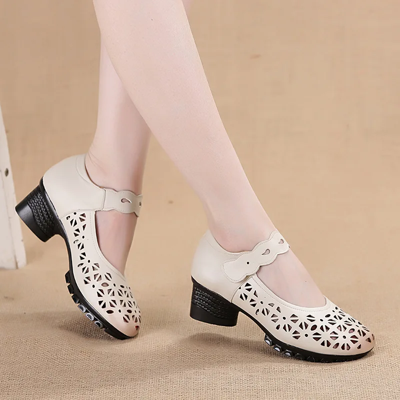 

The New Thick-heeled Hollow-out Shallow-mouthed Women's Sandals with Round Head Casual Women's Sandals
