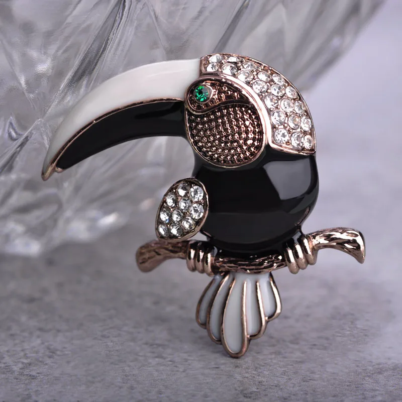 Blucome Lovely Toucan Woodpecker Shape Brooches Enamel Crystal Black Birds Jewelry Clothes Accessories Men Women Suit Lapel Pins|lapel pin|toucan
