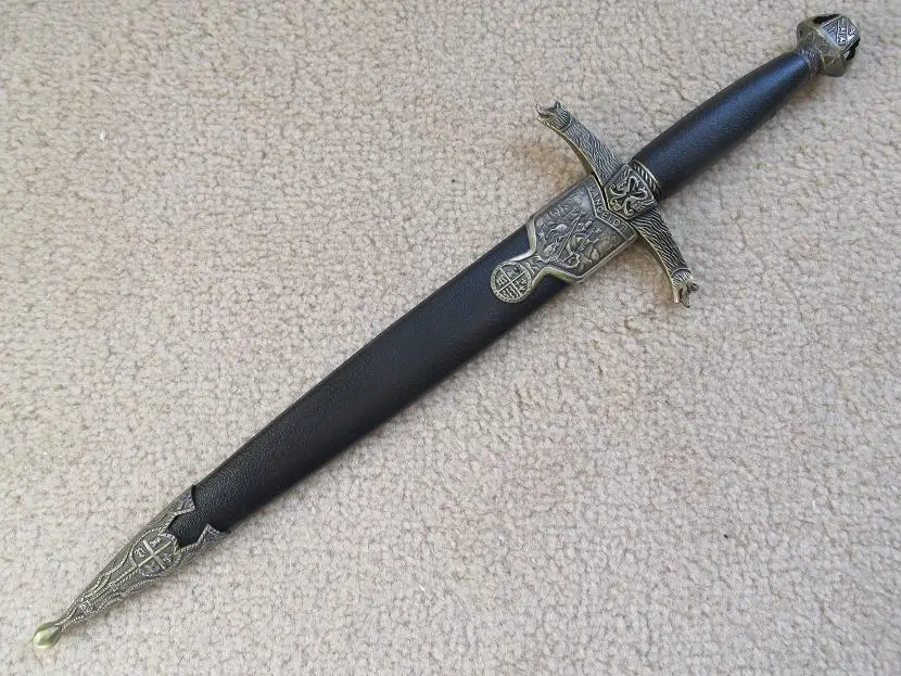 S0066 античное золото средневековые рыцари крестоносный крестоносский SIR LANCELOT нож