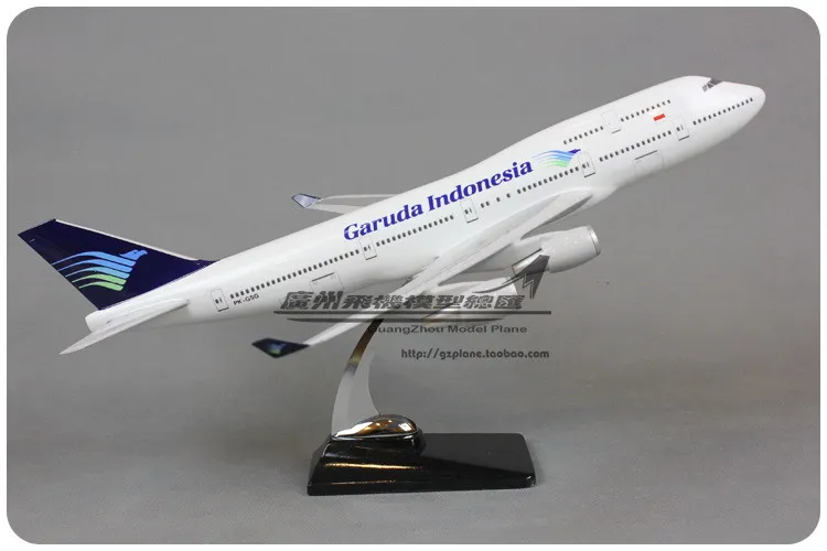 47 см смолы Boeing 747 Индонезия модель самолета Гаруда авиакомпаний B747-400 аэробусов