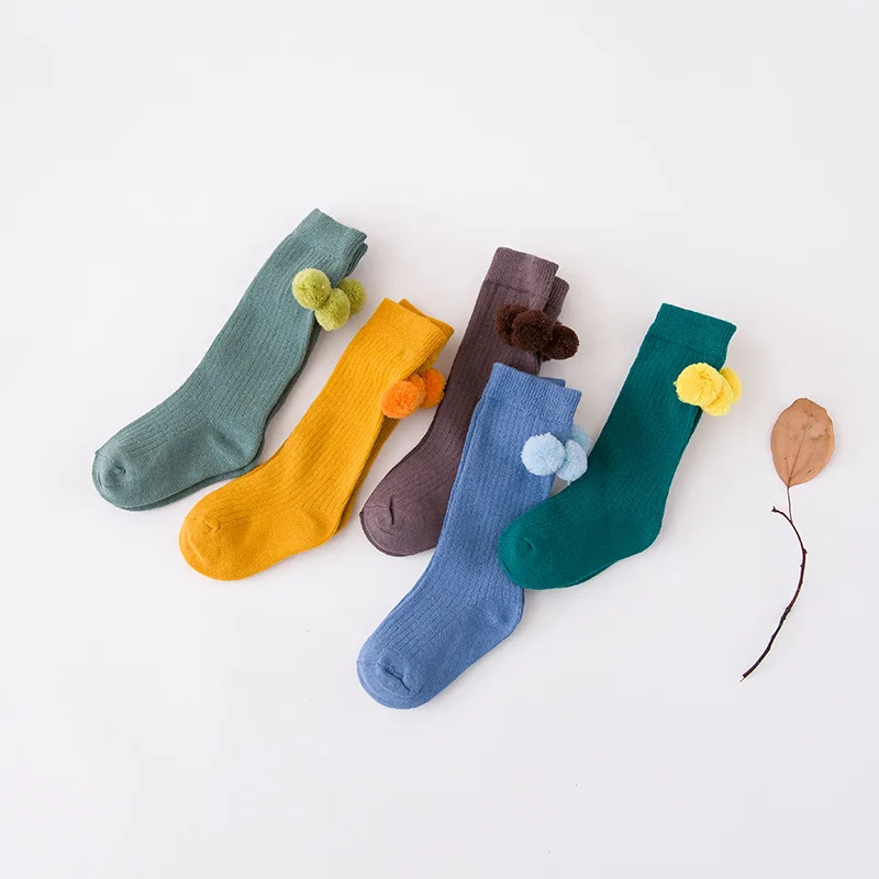 Новые носки на весну-осень детские популярные милые теплые до колена с помпонами