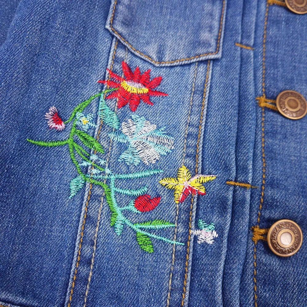 Женская Весенняя джинсовая куртка с цветочной вышивкой | Детская одежда и обувь