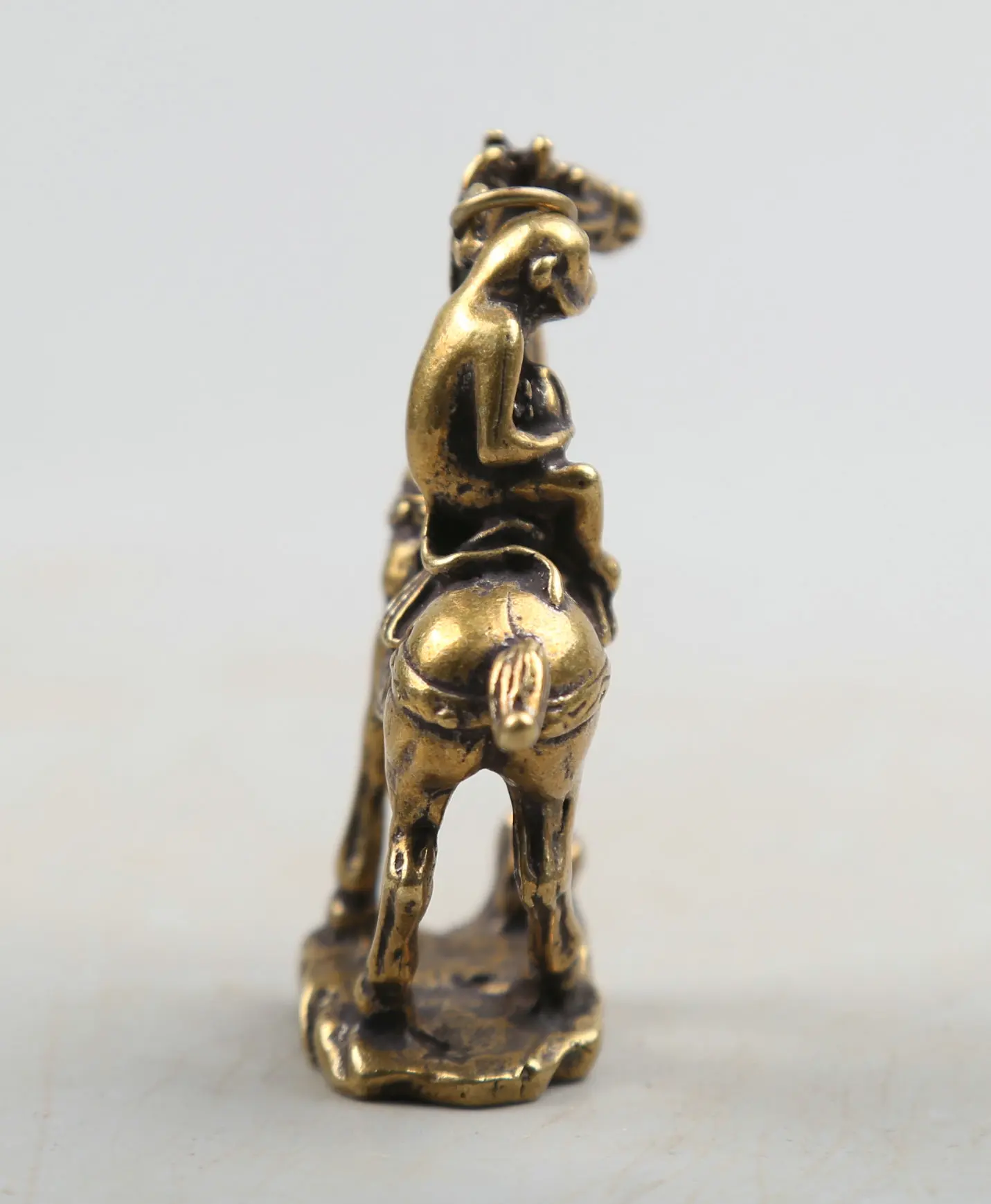 59MM/2.3&quot Collection Curio Rare Chinese Fengshui Bronze Exquisite Animal 12 Zodiac Year Monkey Ride Horse Pendant Statuary 73g | Дом и сад