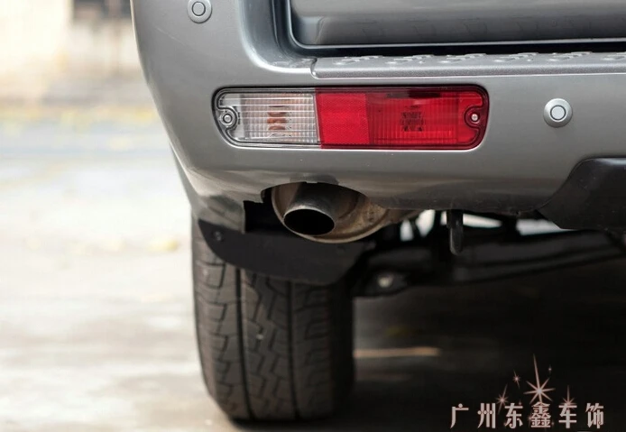

eOsuns rear bumper light fog lamp, rear turn signals, reverse light for Mitsubishi Pajero montero 2003-08 V73 V77