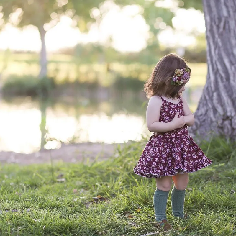 Летнее однотонное платье с цветочным рисунком для маленьких девочек лямкой