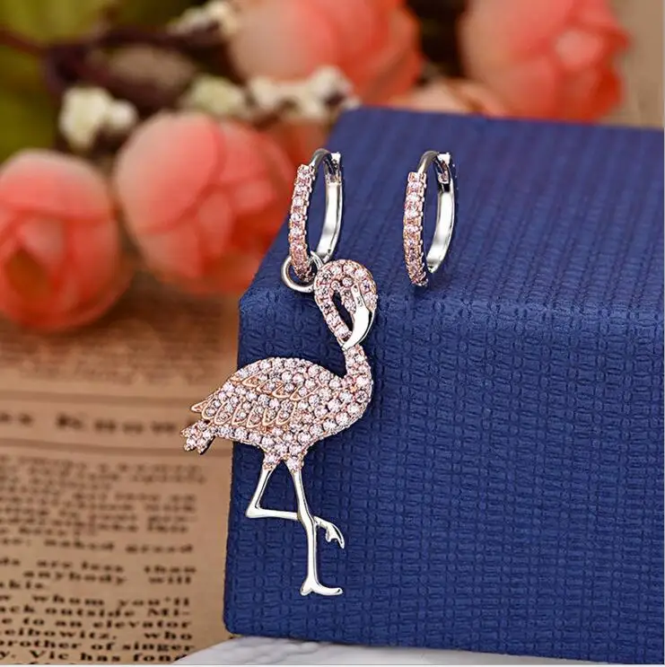 Женские серьги подвески из розового золота с натуральным