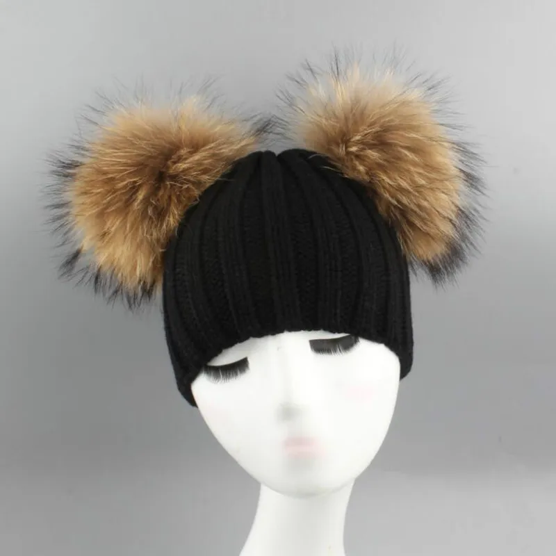 Детская зимняя шапка с двумя помпонами из натурального меха енота 15 см|raccoon fur